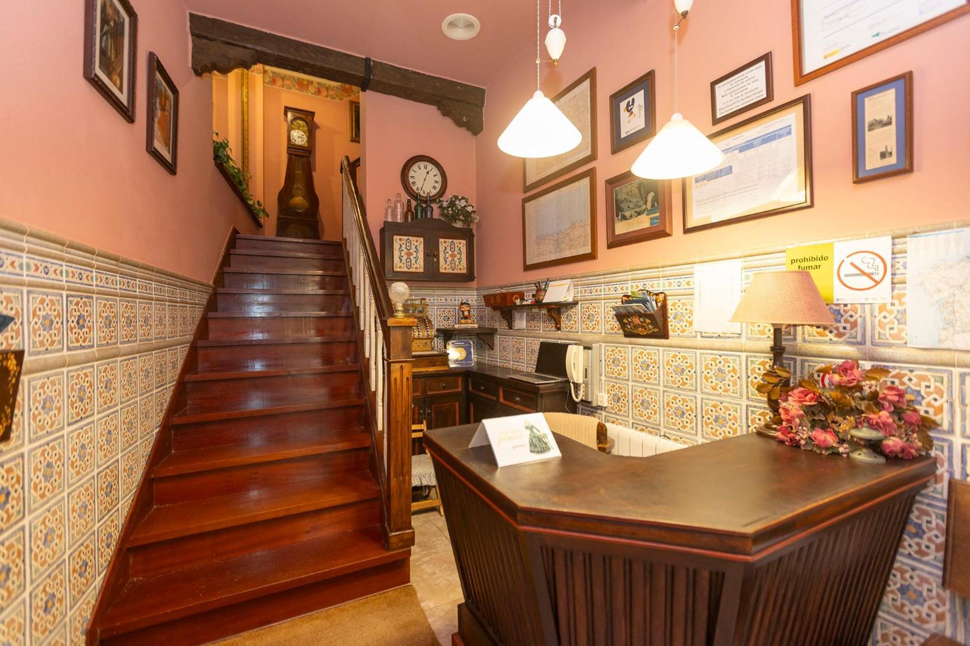 Escuder Apartamentos Turisticos รีบาเดโอ ภายนอก รูปภาพ