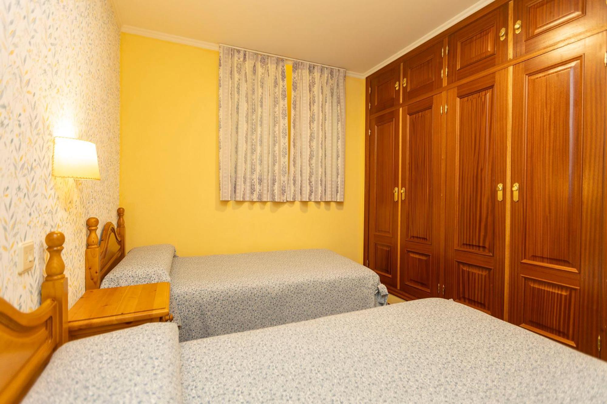 Escuder Apartamentos Turisticos รีบาเดโอ ภายนอก รูปภาพ